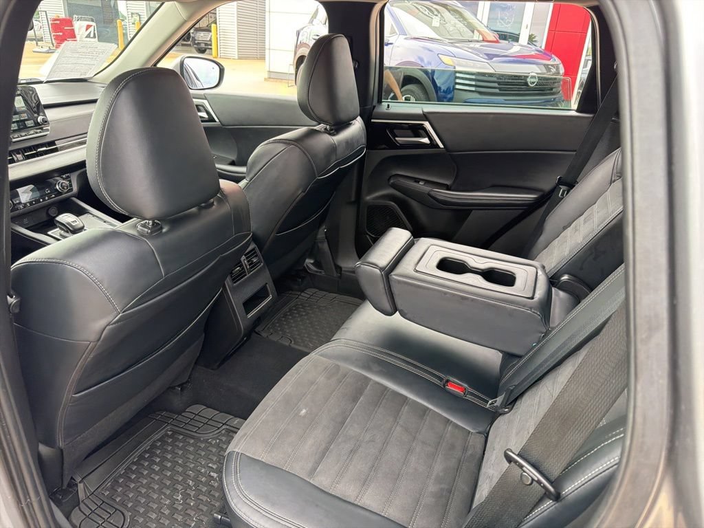 Used 2023 Mitsubishi Outlander SE FWD image 17