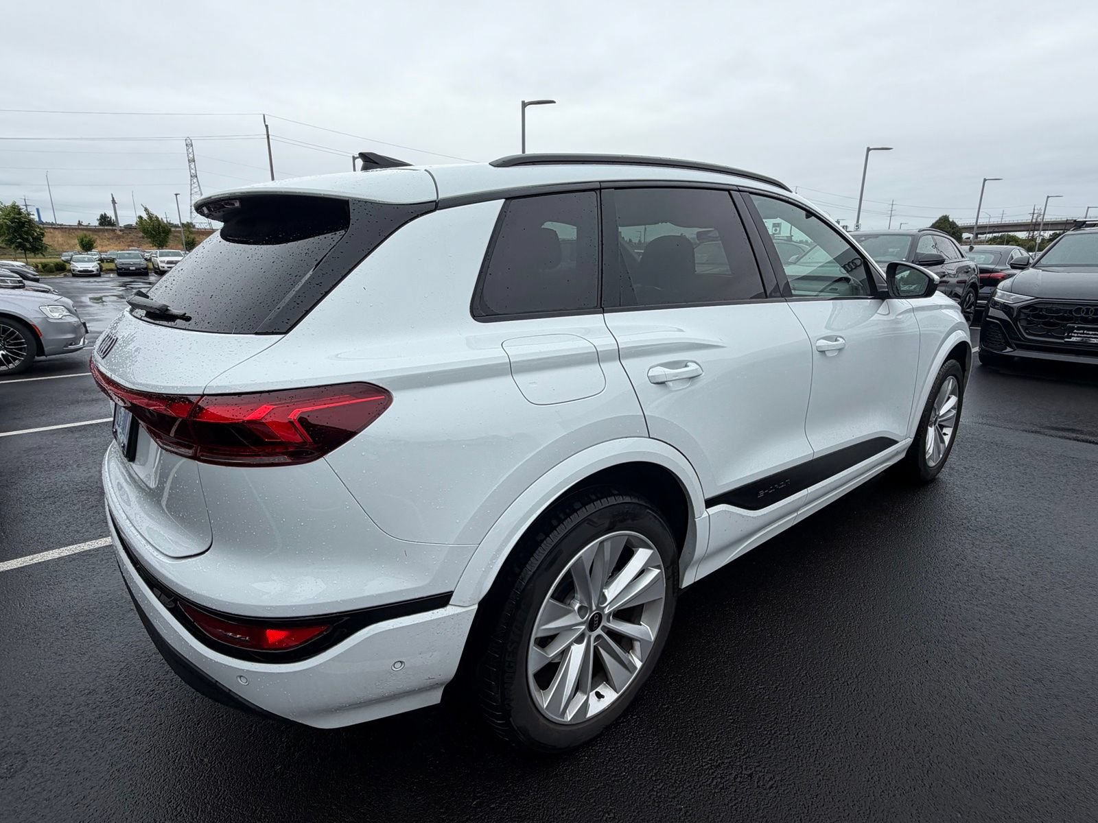 Used 2025 Audi Q6 e-tron Premium RWD image 5