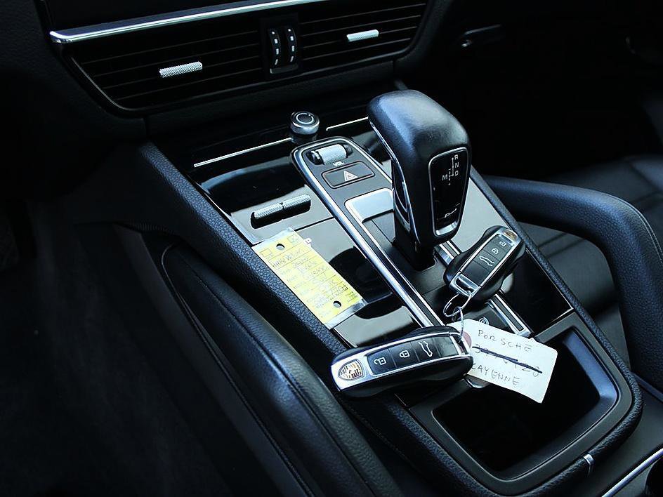 Used 2022 Porsche Cayenne Platinum Edition AWD/4WD image 14