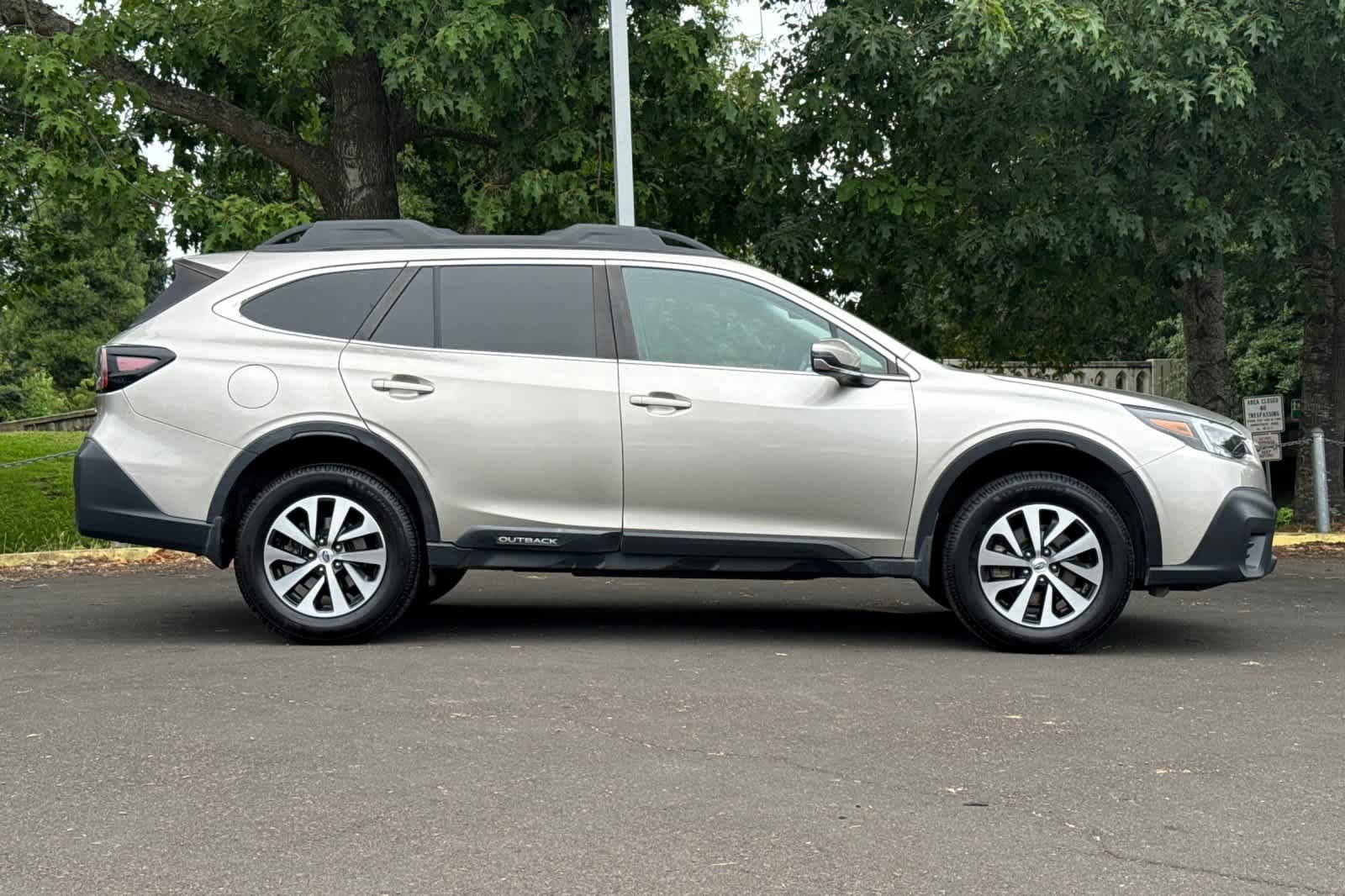 Used 2020 Subaru Outback Premium AWD/4WD image 8