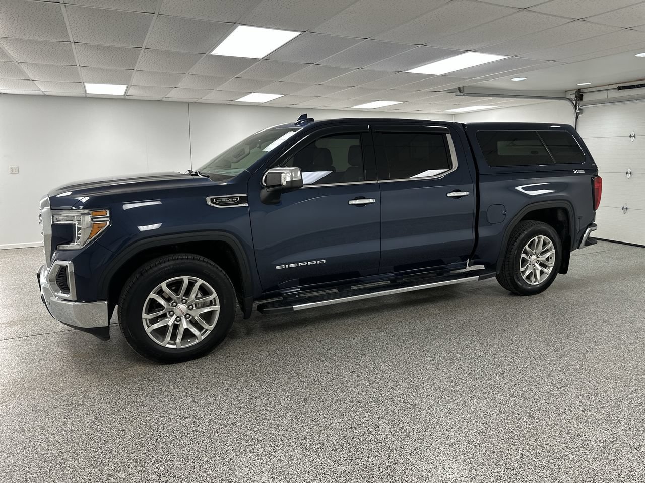 Used 2020 GMC Sierra 1500 SLT w/ SLT Premium Plus Package AWD/4WD image 4