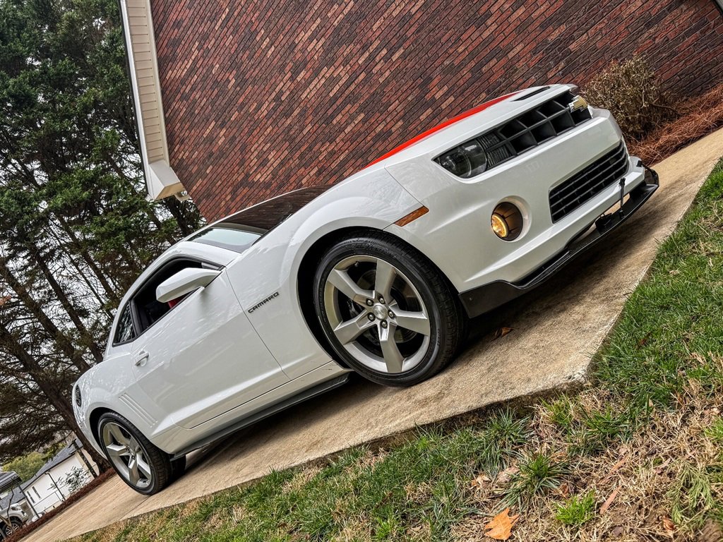 Used 2010 Chevrolet Camaro SS w/ RS Package RWD image 27