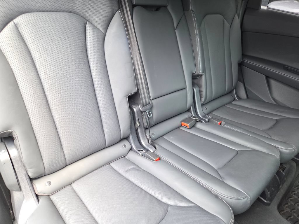 Used 2025 Audi Q7 3.0T Prestige AWD/4WD image 35