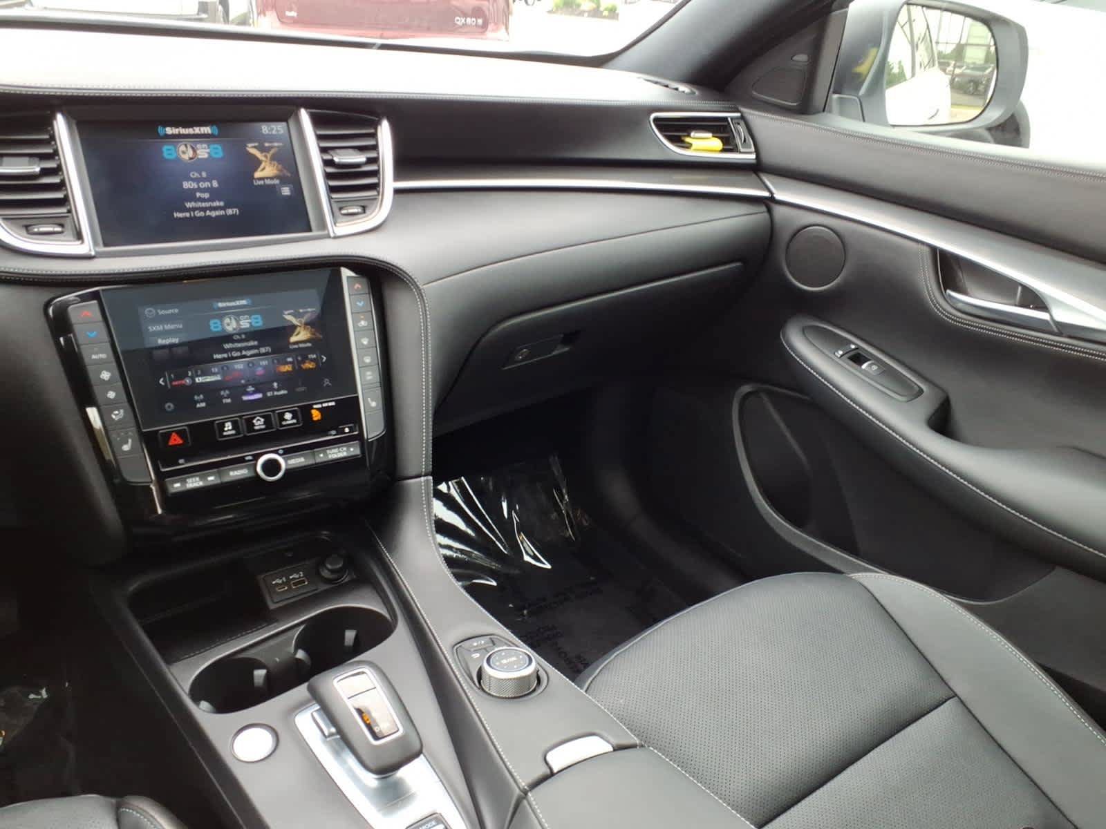Certified 2025 INFINITI QX55 Luxe w/ Cargo Package AWD/4WD image 14