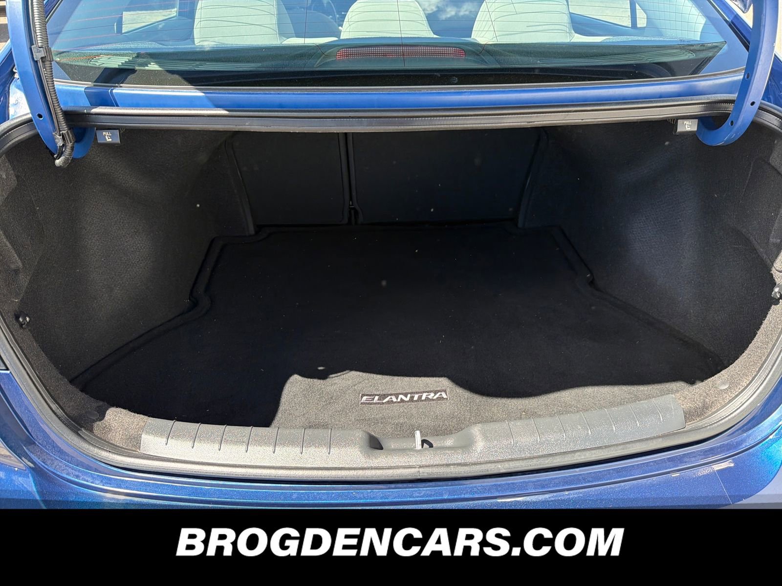 Used 2020 Hyundai Elantra SE image 9