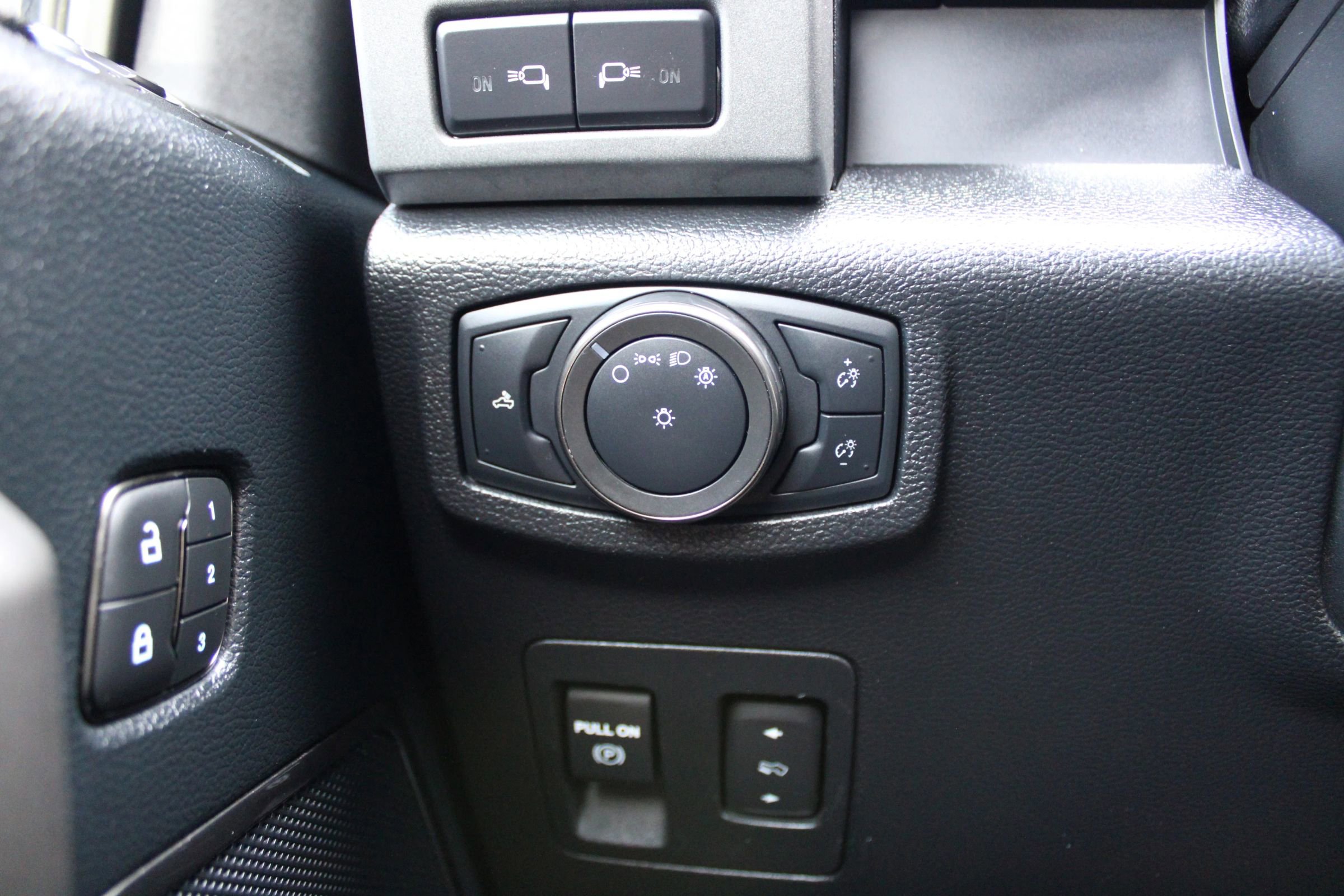 Used 2020 Ford F150 Raptor w/ Equipment Group 802A Luxury image 31