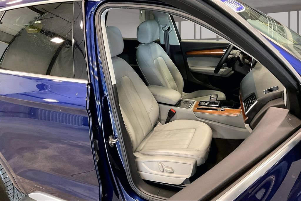 Used 2021 Audi Q5 2.0T Premium Plus w/ Premium Plus Package AWD/4WD image 30