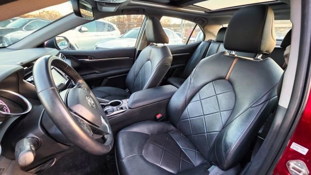 Used 2018 Toyota Camry XLE FWD image 13