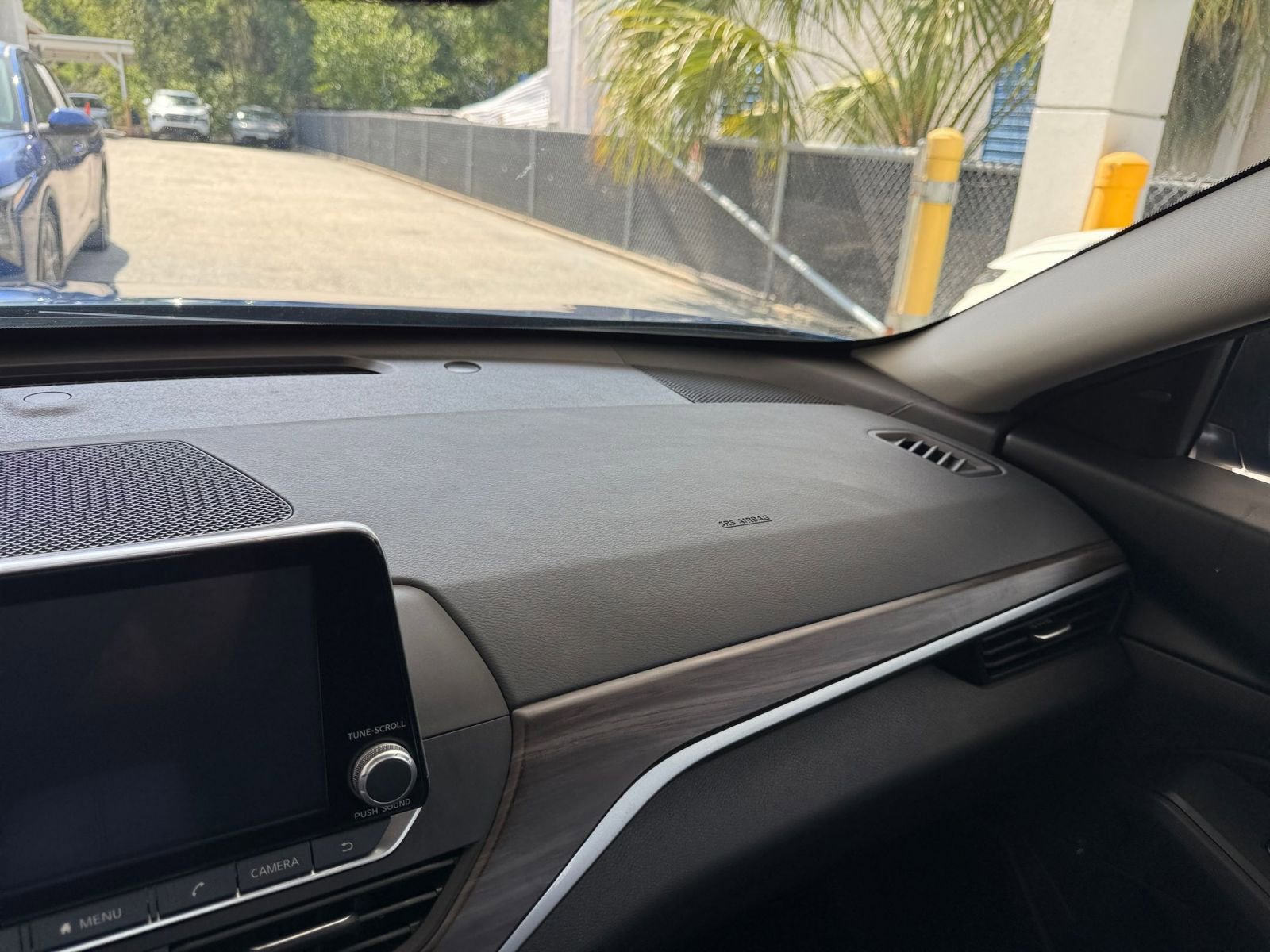 Used 2025 Nissan Altima 2.5 SV FWD image 35