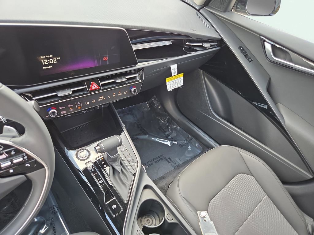 New 2025 Kia Niro EX Touring image 22