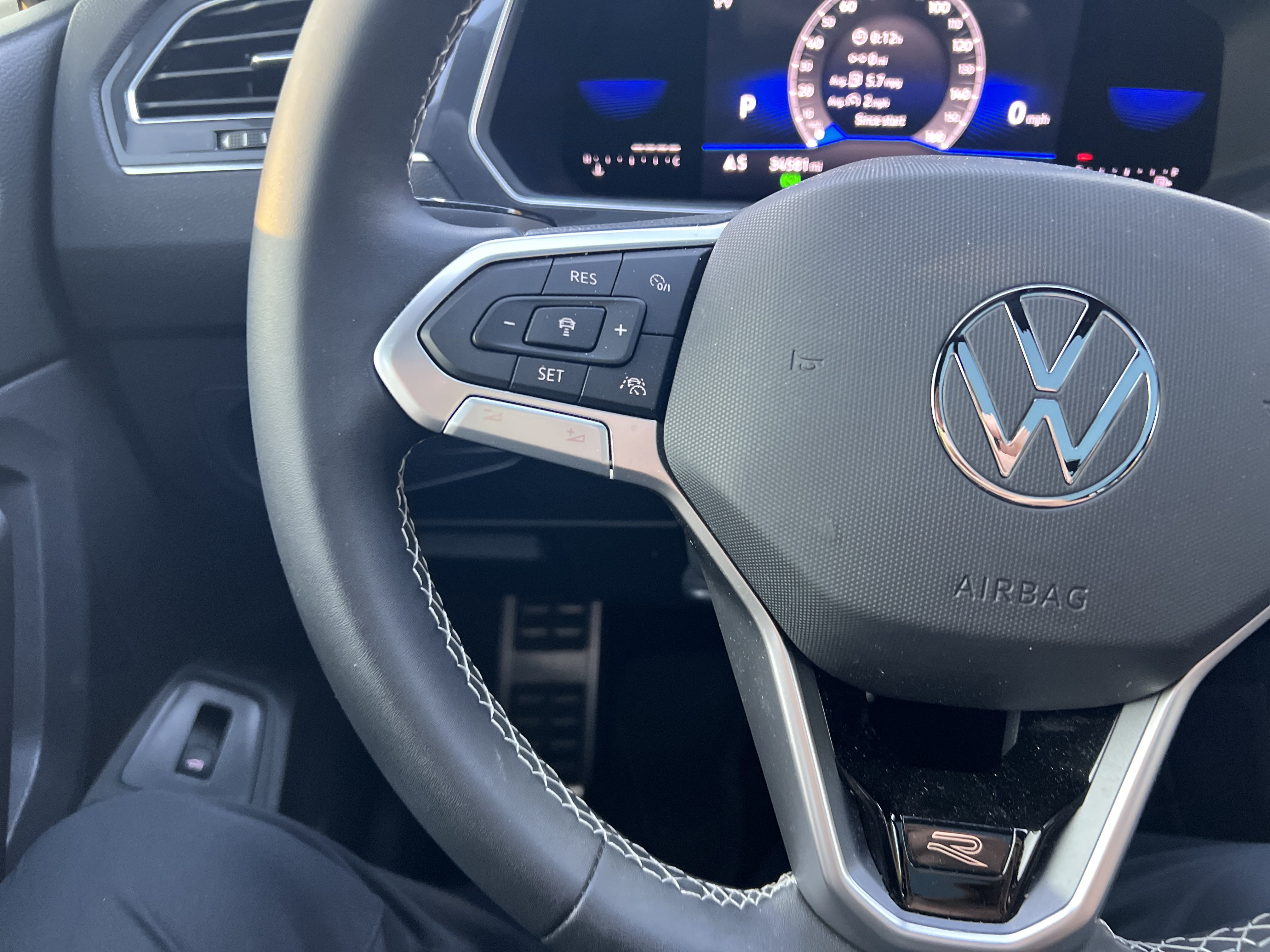 Used 2023 Volkswagen Tiguan SE R-Line FWD image 13