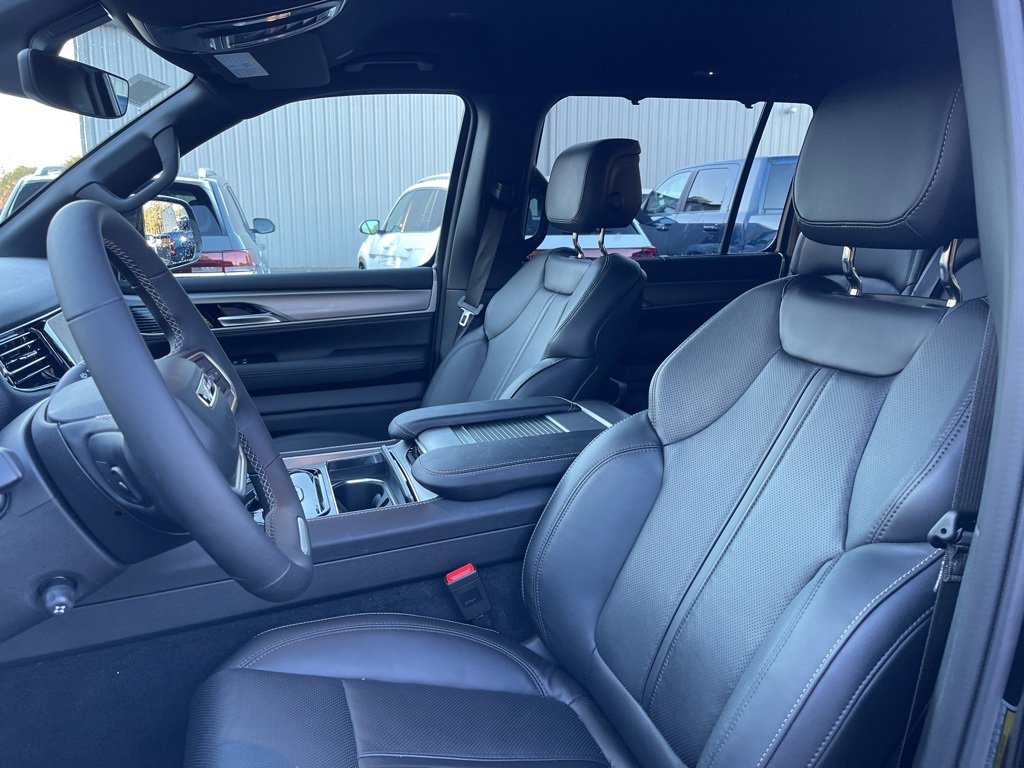 New 2025 Jeep Wagoneer L 4WD w/ Convenience Group I image 16