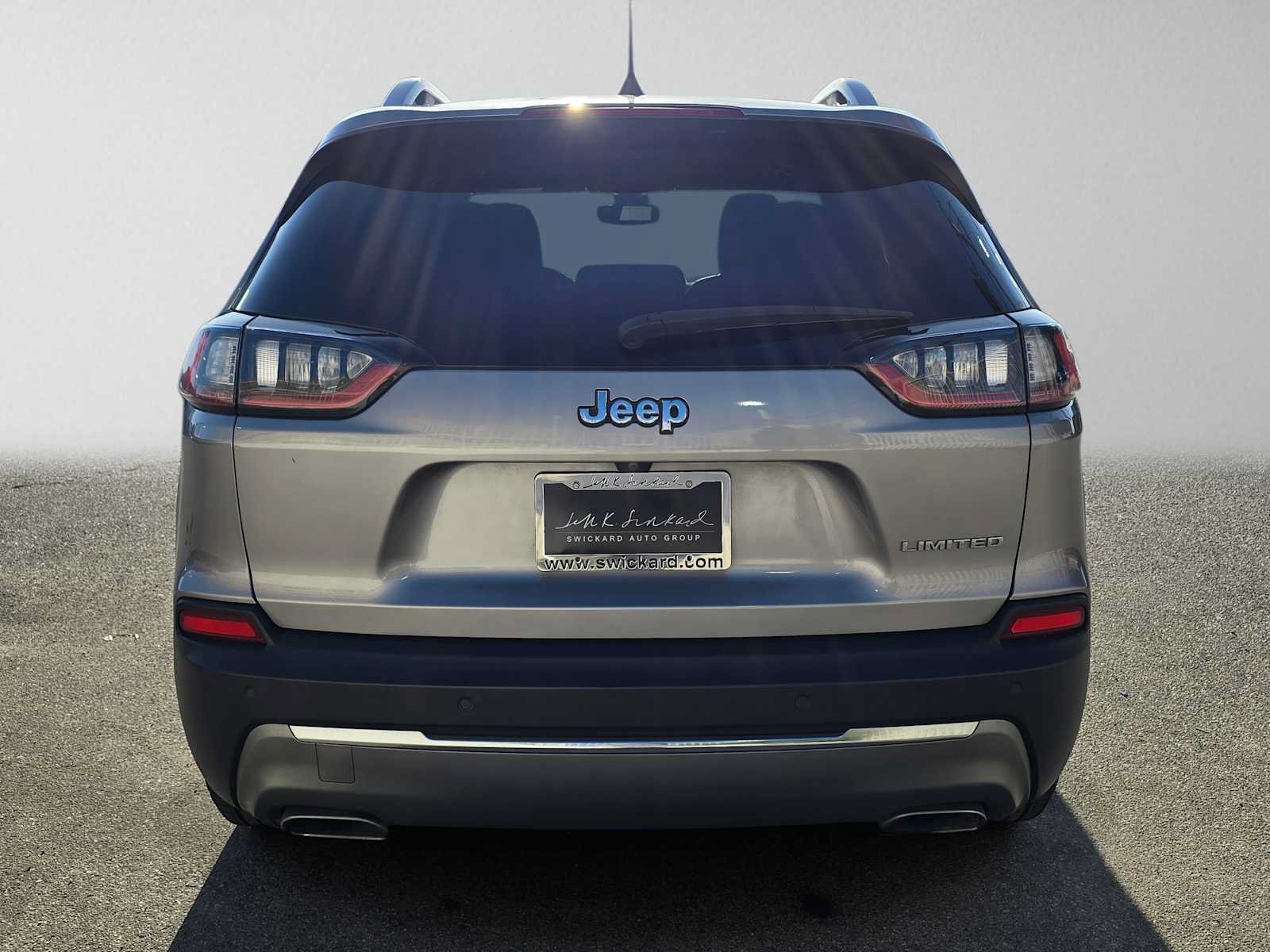 Used 2019 Jeep Cherokee Limited FWD image 4