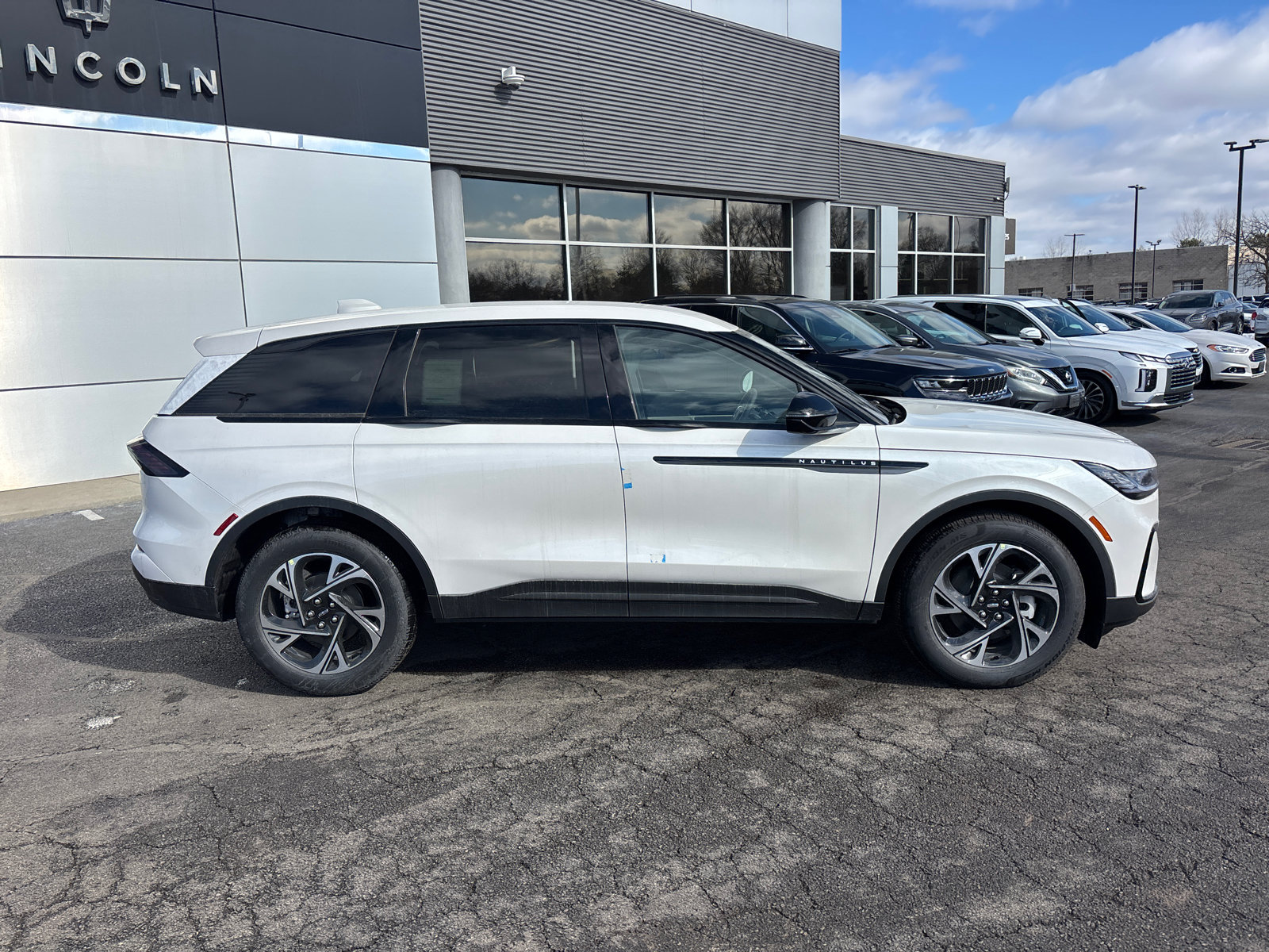 New 2026 Lincoln Nautilus Premier w/ Jet Appearance Package AWD/4WD image 8