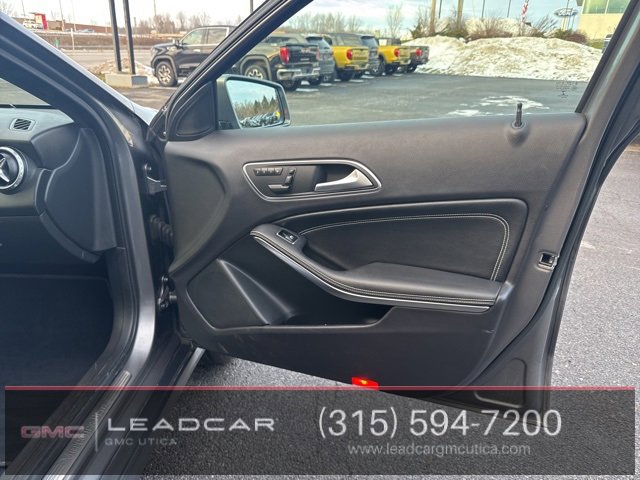 Used 2017 Mercedes-Benz GLA 250 4MATIC image 11