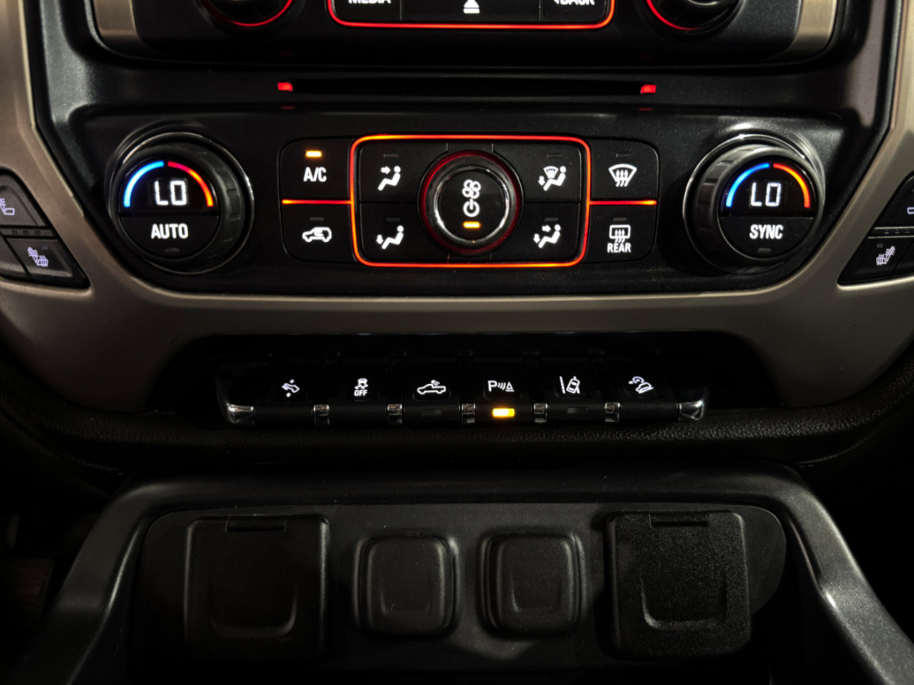 Used 2016 GMC Sierra 3500 Denali w/ Driver Alert Package image 28