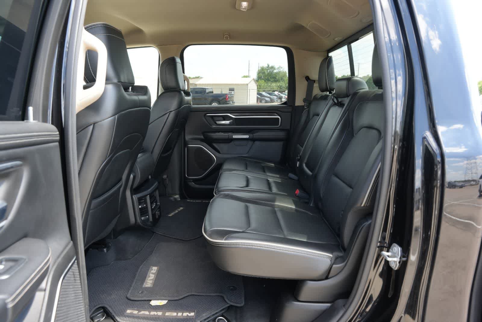 Used 2019 RAM 1500 Laramie AWD/4WD image 18