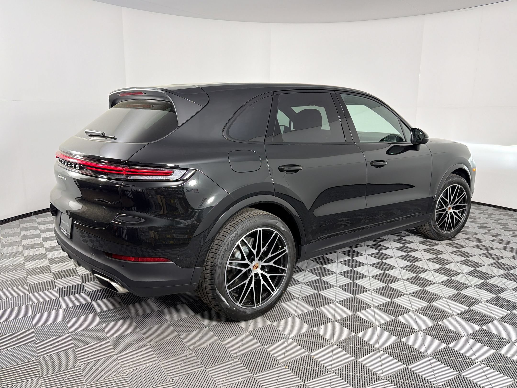 Used 2026 Porsche Cayenne AWD/4WD image 9