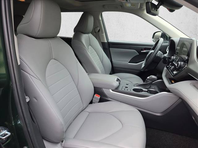 Used 2023 Toyota Highlander XLE FWD image 18