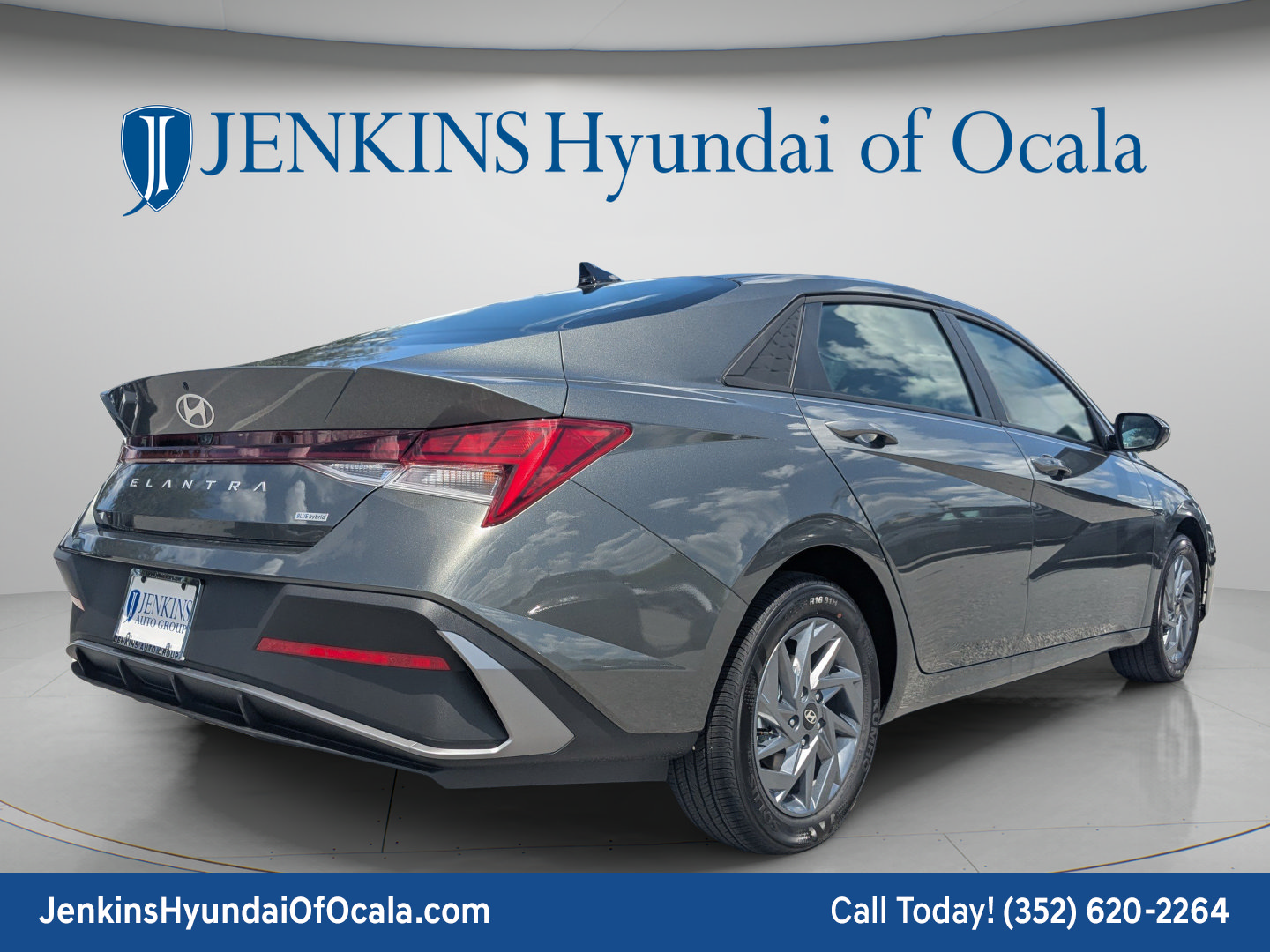 New 2026 Hyundai Elantra Hybrid FWD image 3