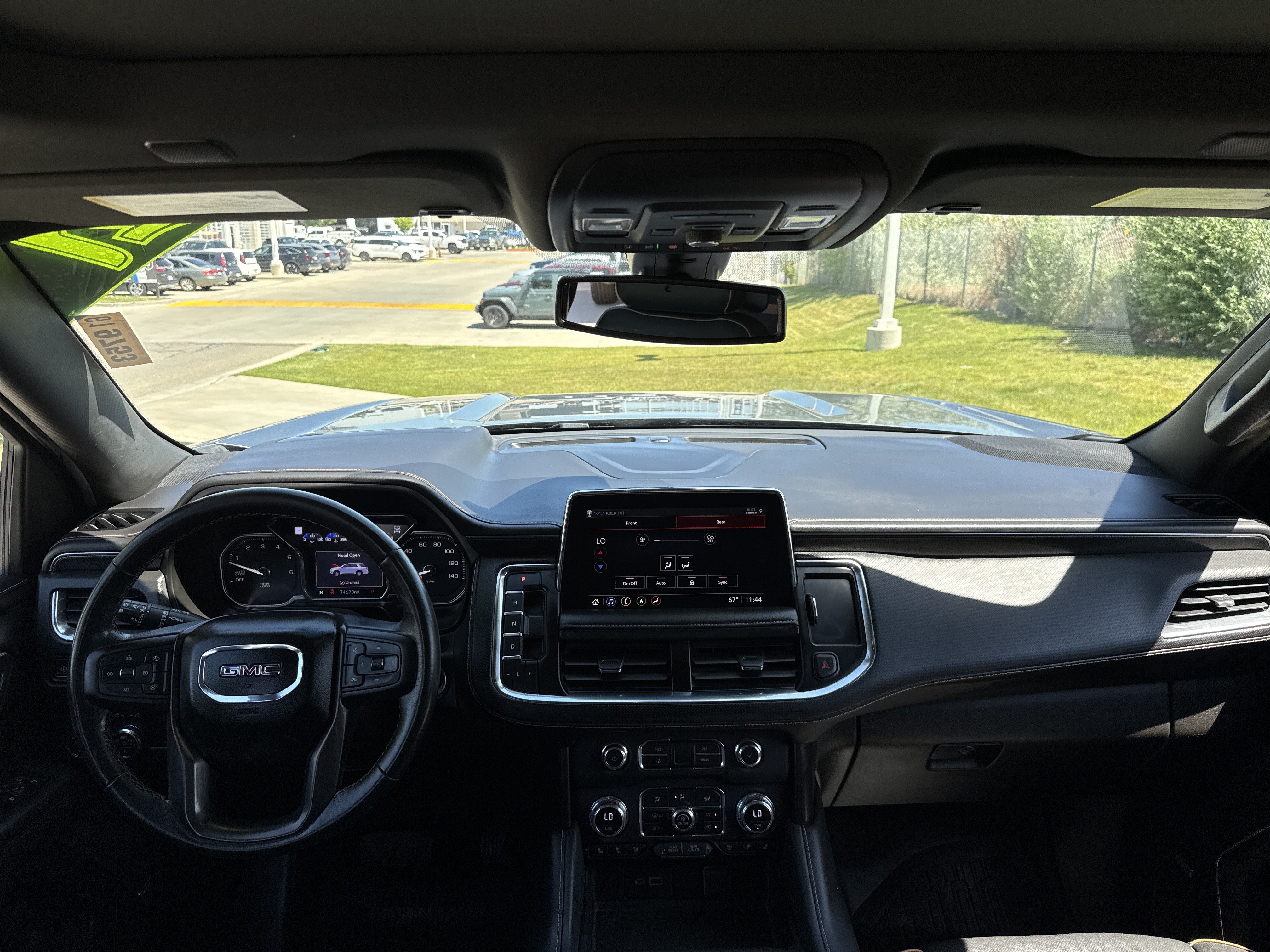 Used 2021 GMC Yukon AT4 w/ AT4 Premium Plus Package AWD/4WD image 18