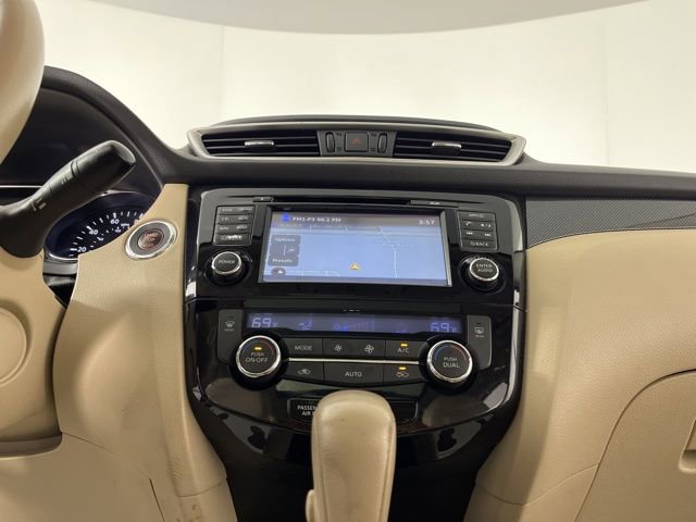 Used 2015 Nissan Rogue SL w/ SL Premium Package image 24