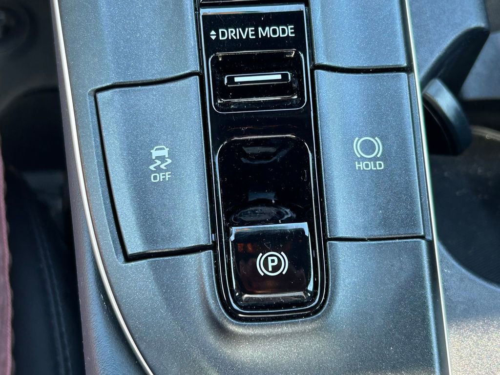 Used 2023 Toyota Crown Platinum image 30