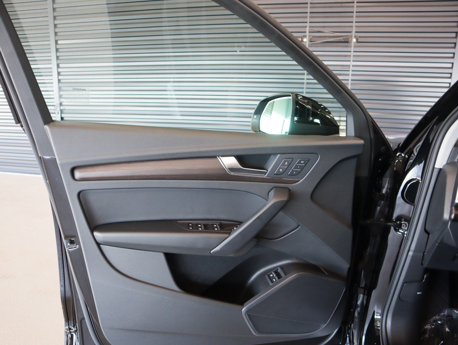 Used 2024 Audi Q5 e Premium w/ Convenience Package AWD/4WD image 23