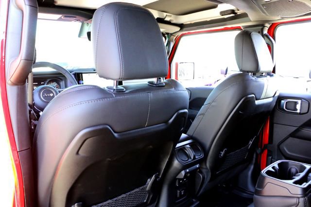 Used 2025 Jeep Wrangler Sahara w/ Technology Group image 20