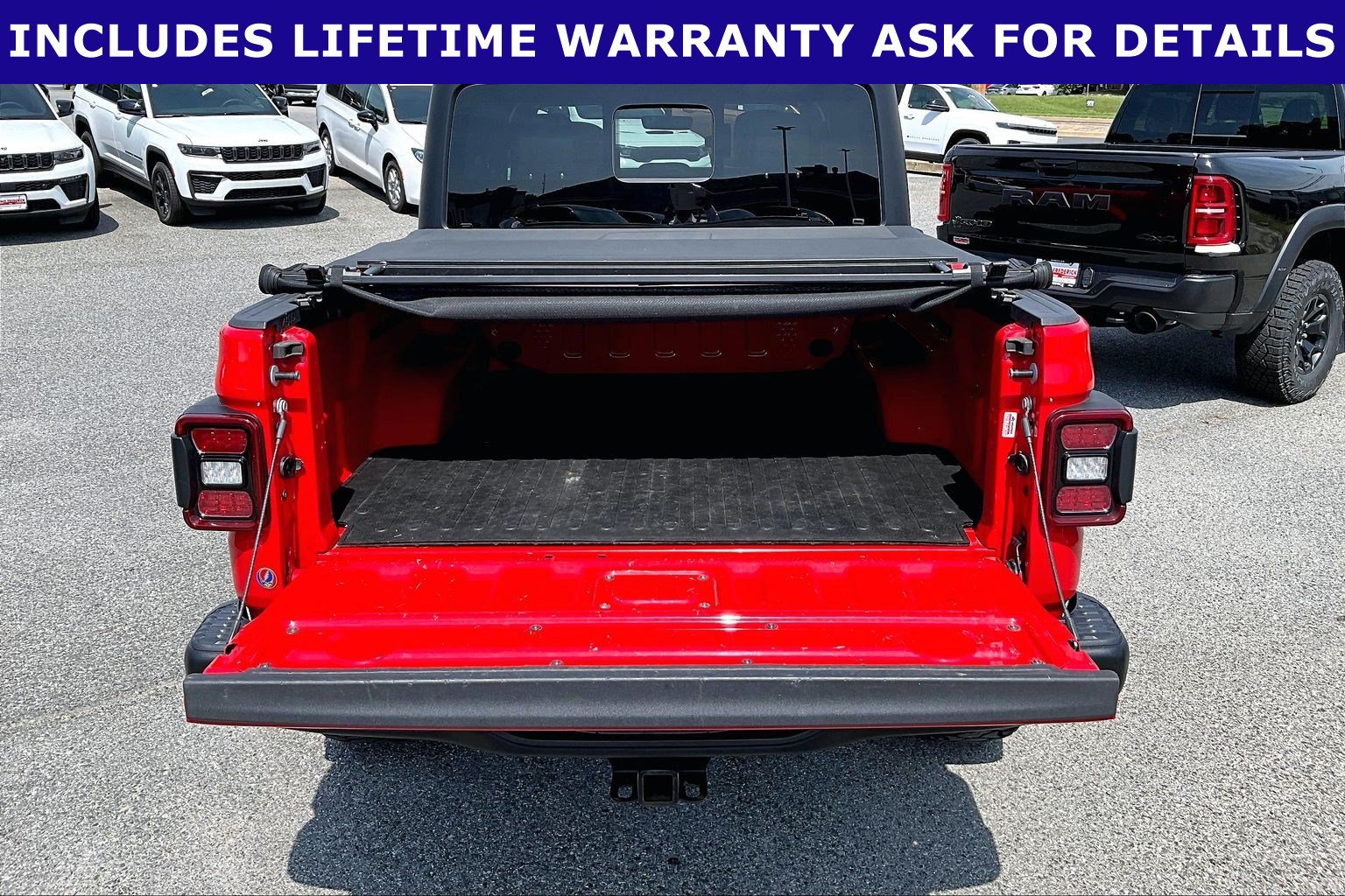 Used 2022 Jeep Gladiator Rubicon w/ LED Lighting Group AWD/4WD image 29