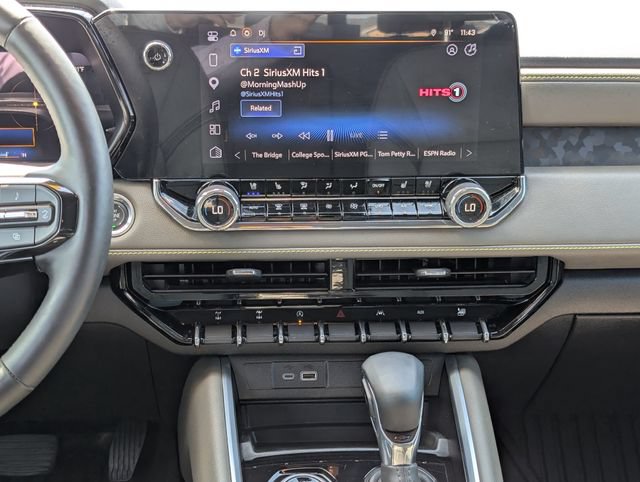 Used 2026 Chevrolet Colorado ZR2 w/ Technology Package AWD/4WD image 23