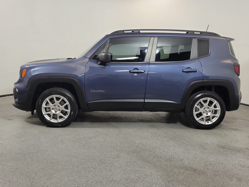 Used 2022 Jeep Renegade Latitude AWD/4WD image 4