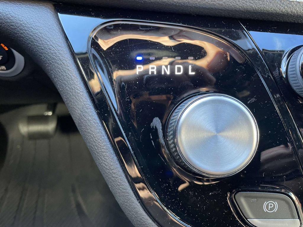 Used 2021 Chrysler Pacifica Touring-L w/ Uconnect Theater Family Group image 45