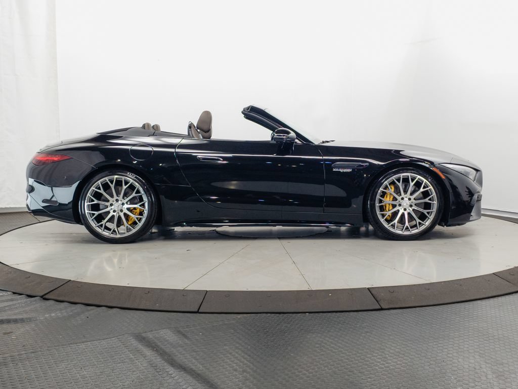 Used 2022 Mercedes-Benz SL 55 AMG 4MATIC w/ Driver Assistance Package image 37