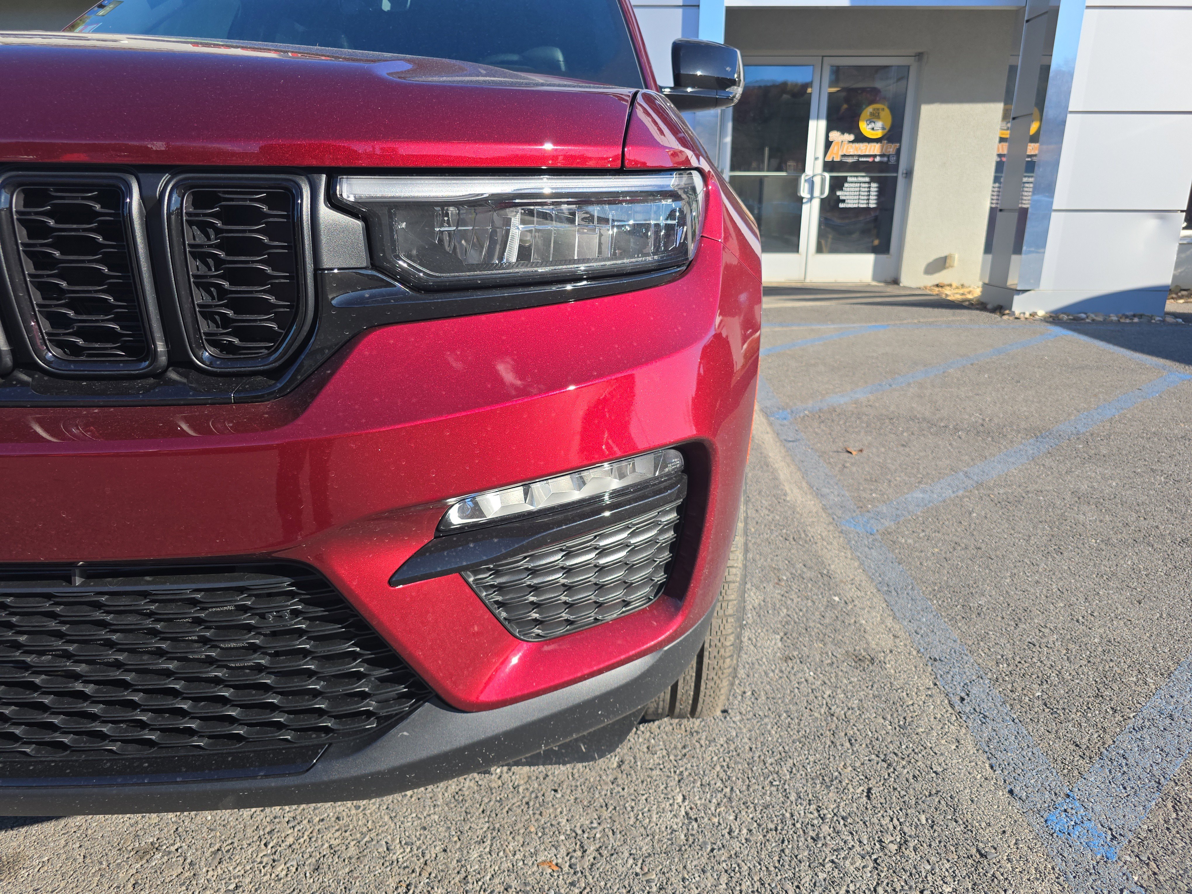 New 2025 Jeep Grand Cherokee Limited image 10