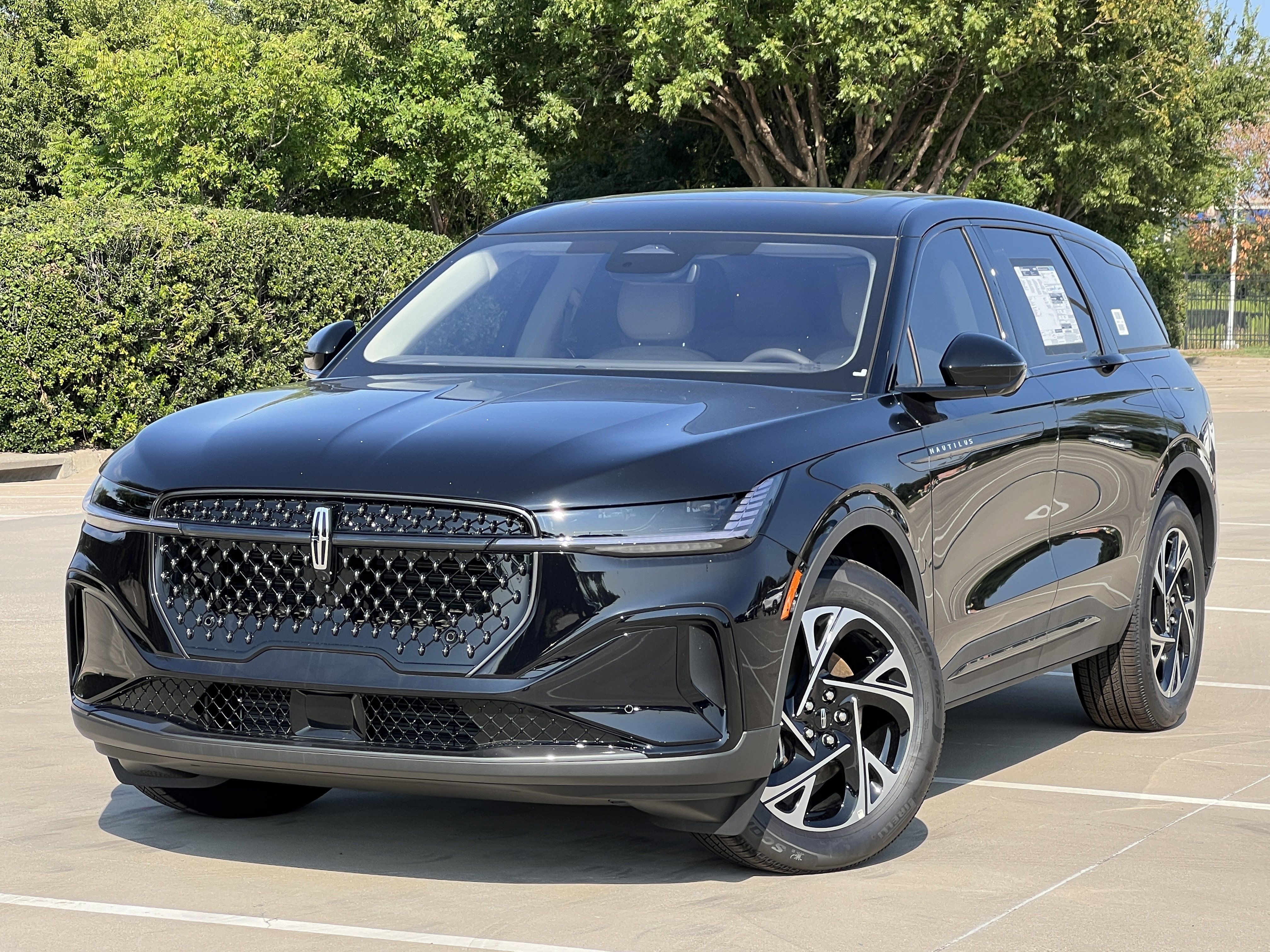 New 2025 Lincoln Nautilus Premier w/ Equipment Group 102A image 1