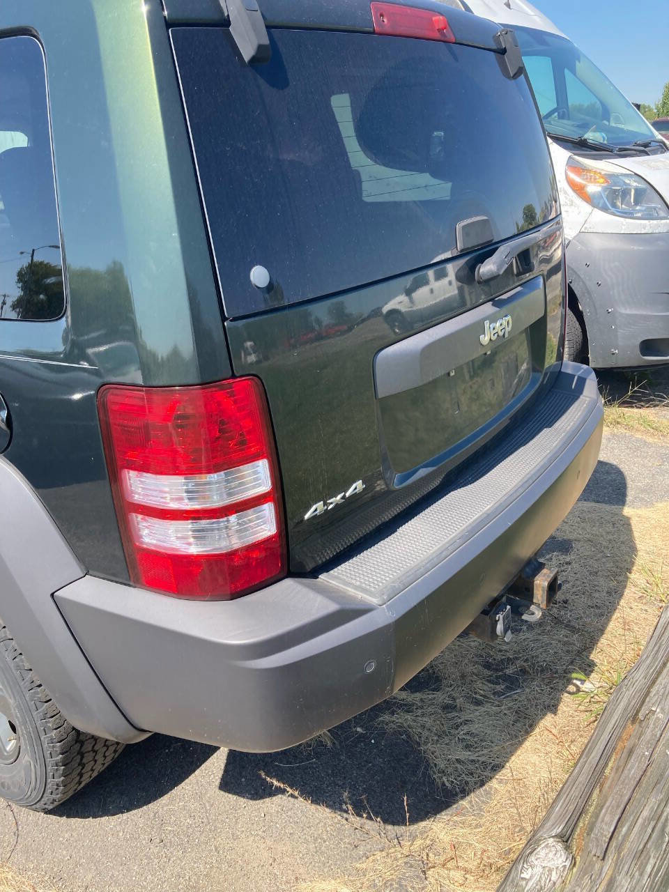 Used 2010 Jeep Liberty Renegade w/ Premium Group image 3