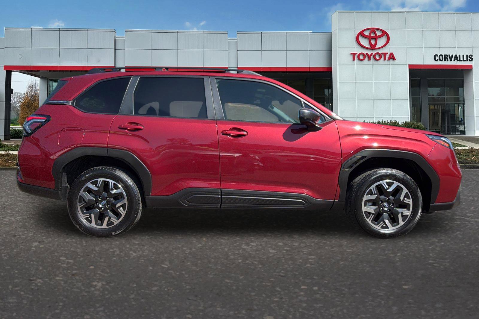 Used 2025 Subaru Forester Premium AWD/4WD image 3