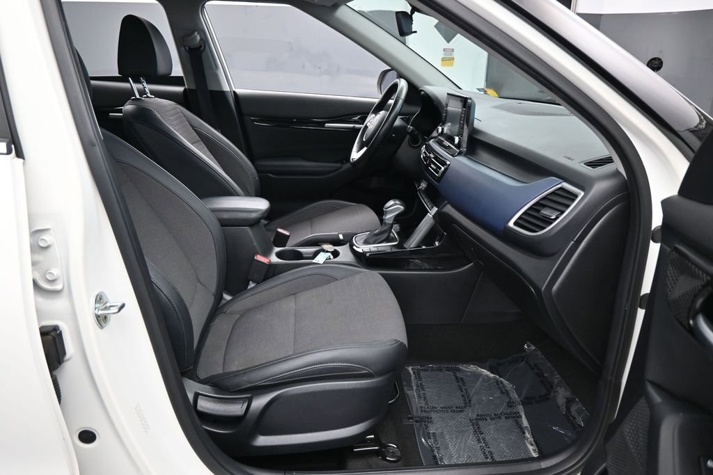 Used 2023 Kia Seltos S FWD image 35