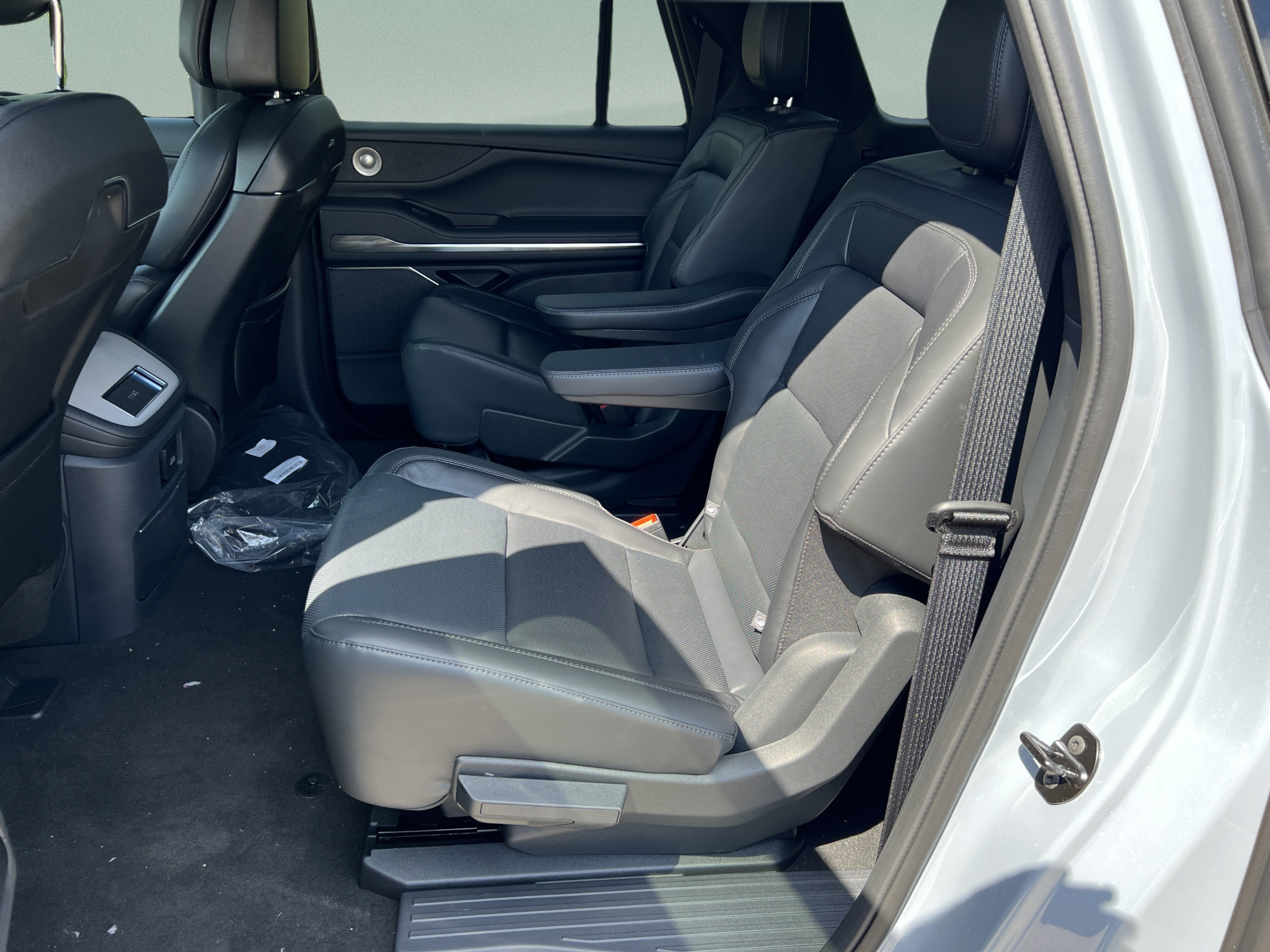 New 2026 Lincoln Navigator L Reserve w/ Jet Appearance Package AWD/4WD image 20