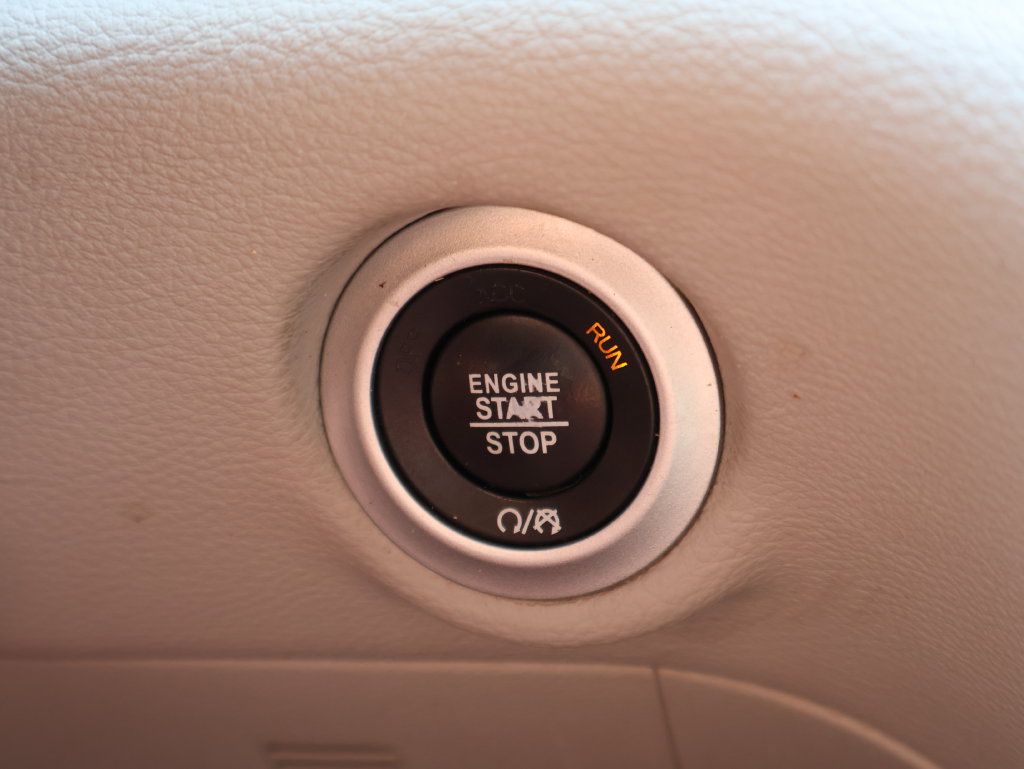 Used 2022 Chrysler Pacifica Limited FWD image 33