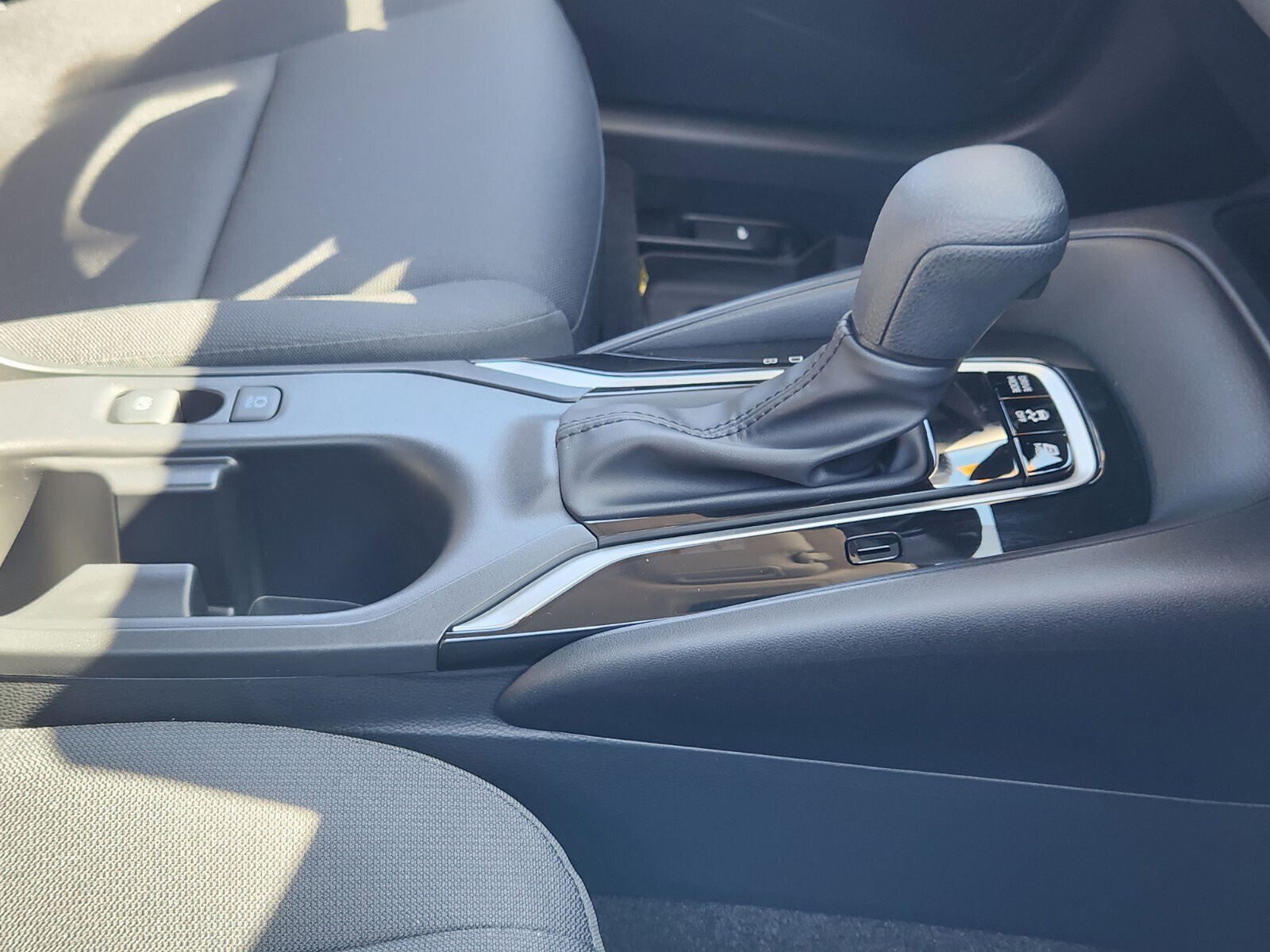 Used 2025 Toyota Corolla LE image 14