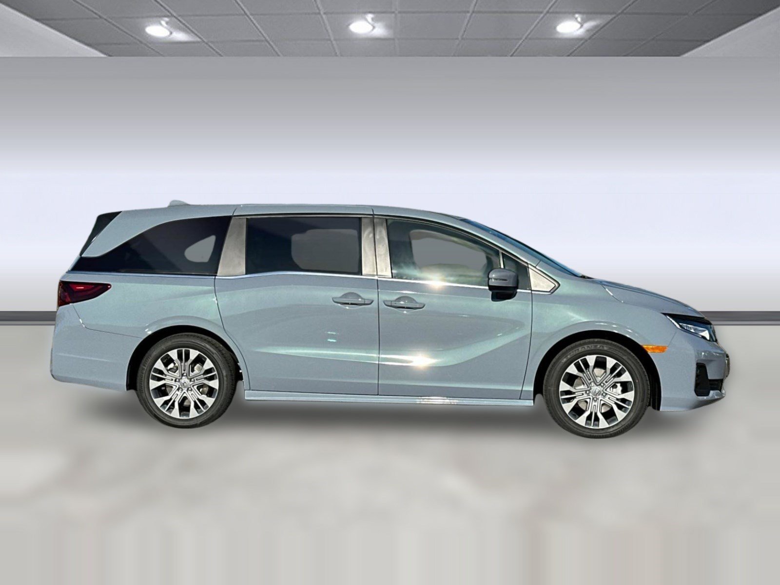 New 2026 Honda Odyssey Touring image 7