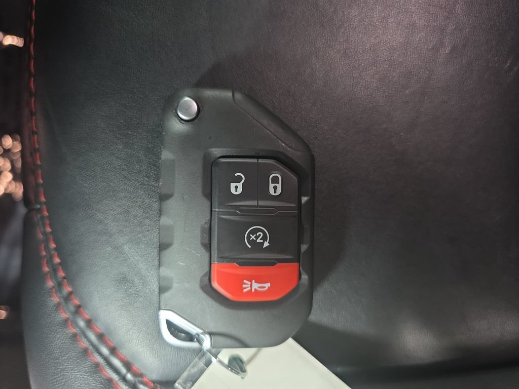 Used 2024 Jeep Wrangler Unlimited Rubicon w/ Convenience Group AWD/4WD image 33