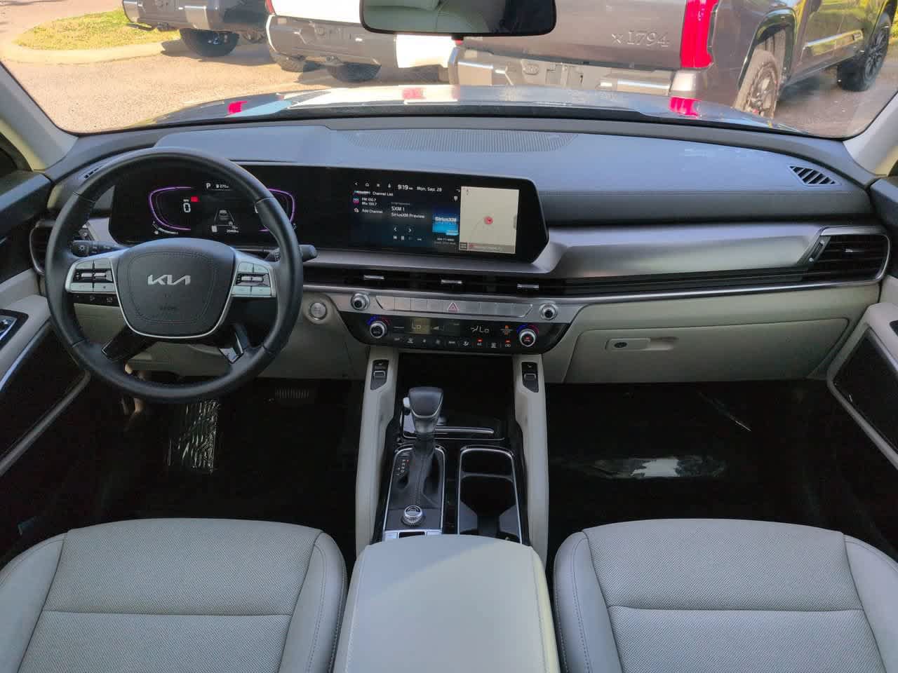 Used 2025 Kia Telluride S FWD image 15