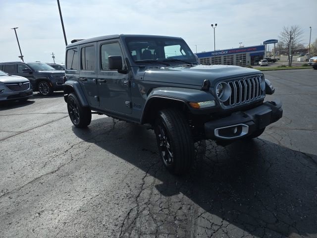 Used 2025 Jeep Wrangler Unlimited Sahara w/ Safety Group image 13