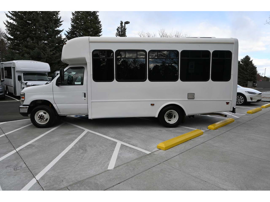 Used 2016 Ford E-350 and Econoline 350 Super Duty w/ Shuttle Bus Prep Package RWD image 9