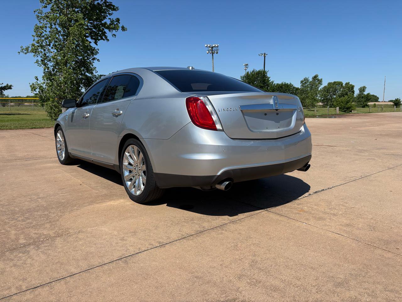 Used 2012 Lincoln MKS AWD image 6