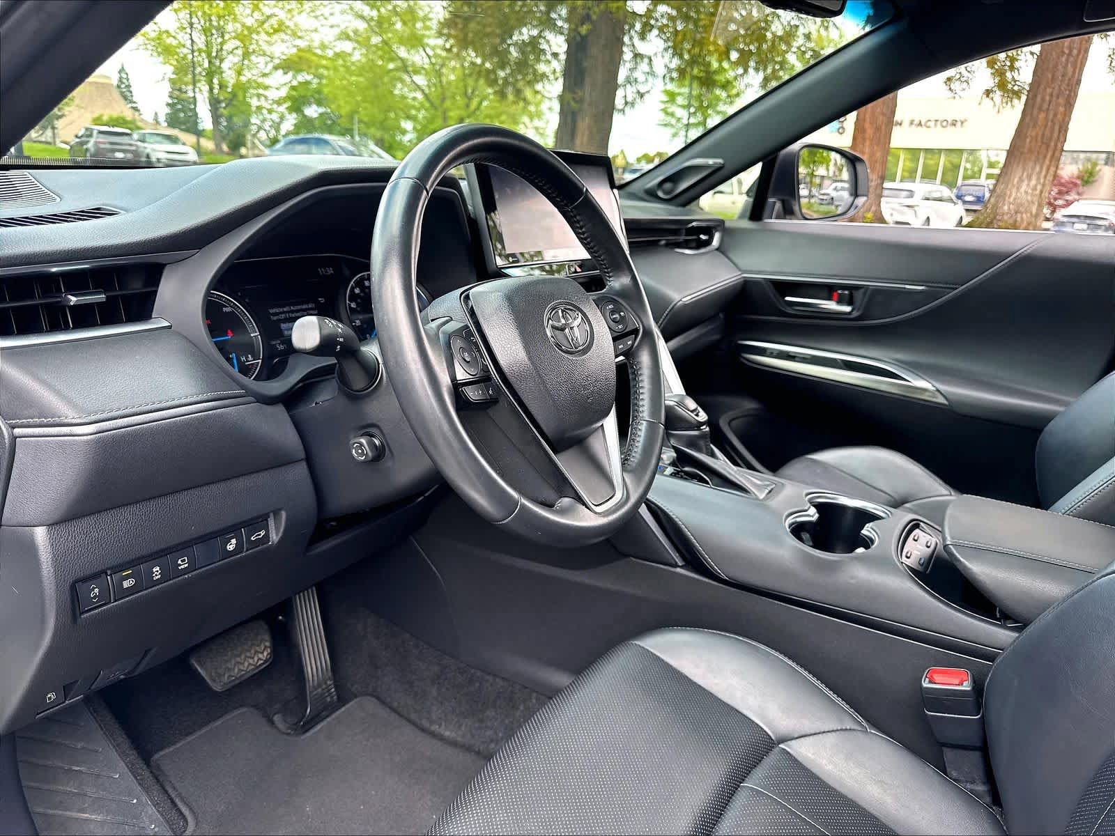 Used 2021 Toyota Venza Limited w/ Carpet Mat Package (TMS) AWD/4WD image 17