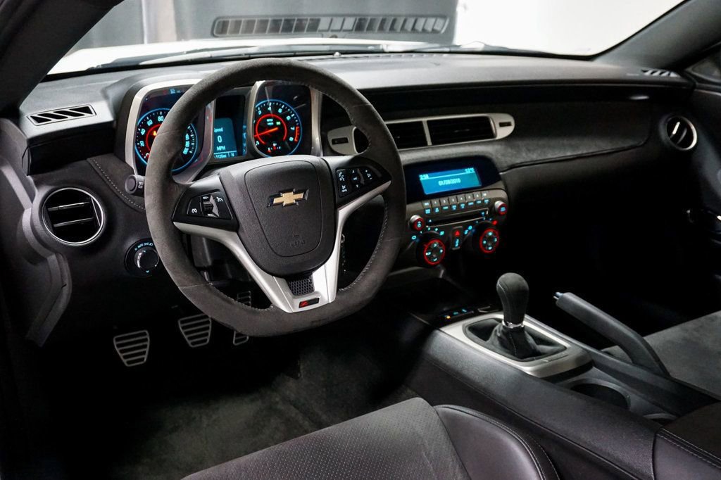Used 2015 Chevrolet Camaro Z/28 image 10